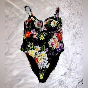 Express Body Contour One Piece Swim, Floral, Large